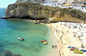 Conheça as 7 praias mais visitadas de Portugal
