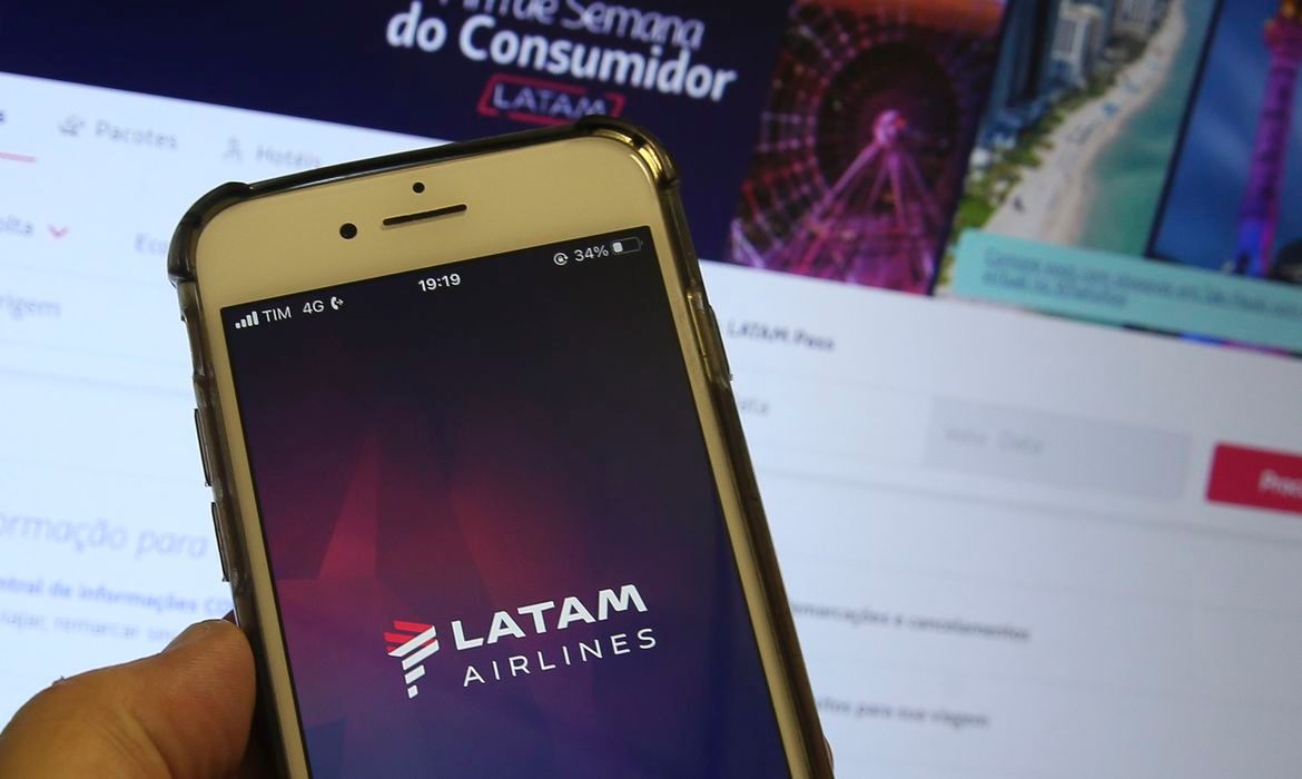 Encontre promoções incríveis em passagens aéreas - Baixe o aplicativo LATAM e economize!